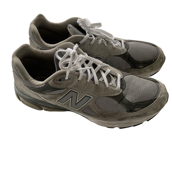 New Balance Men’s 990v3 Sneaker Sz 13 Gray Suede M990GY3 Dad Shoe Retro Runner - Picture 1 of 10